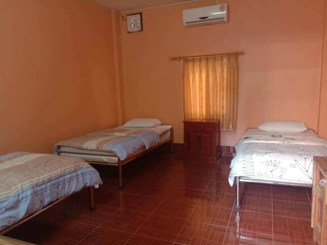 Soutchai Hostel And Tour Company Pakxé Zewnętrze zdjęcie