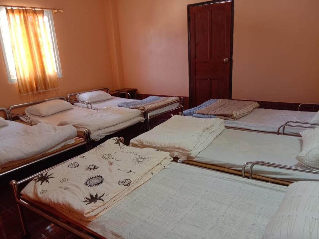 Soutchai Hostel And Tour Company Pakxé Zewnętrze zdjęcie